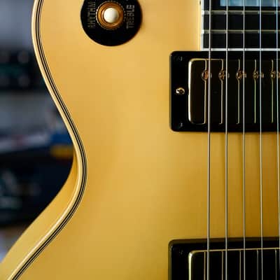 7.8lb! Gibson Custom Shop M2M Chambered Les Paul Custom Heavy Antique White 2025 image 2
