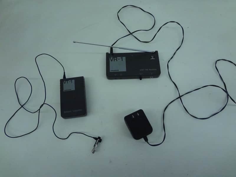 Samson VR-1 VHF FM Belt Pack Wireless Transmitter For Microphone/Guitar/Bass - Tested, Works image 1