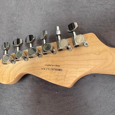 Squier Contemporary Stratocaster HSS with Laurel Fretboard 2018 - Black Metallic image 13