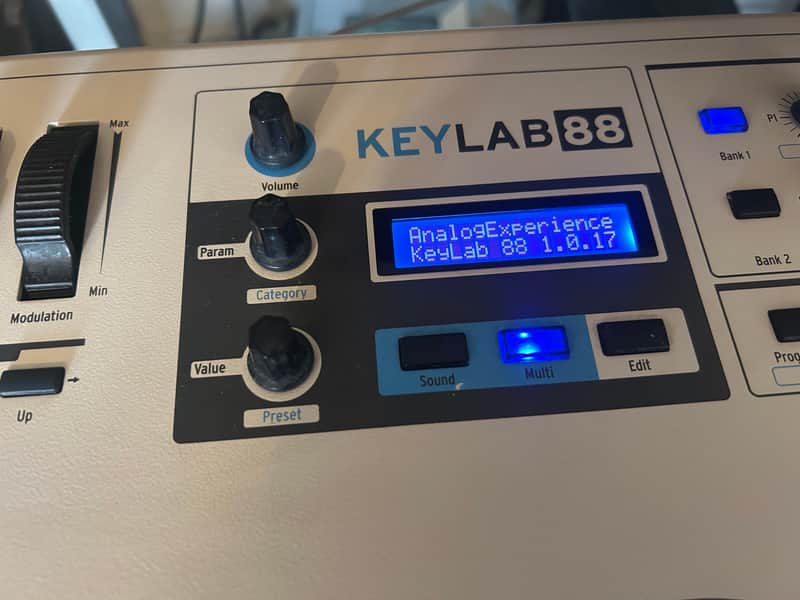 Arturia KeyLab 88 MIDI Controller MIDI Controller 2015 - 2017 - White image 1