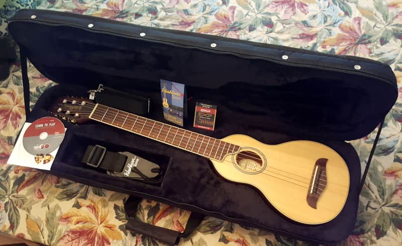 Washburn RO20 Nylon String Rover Travel Guitar - RARE - image 1