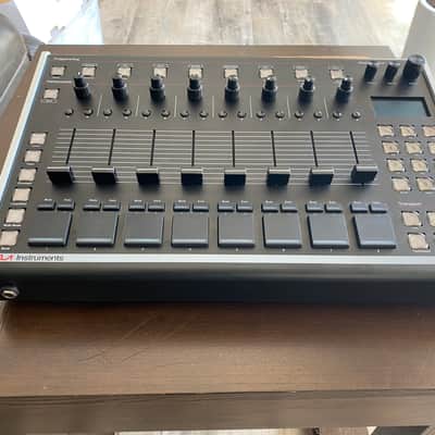 Isla Instruments S2400 image 1