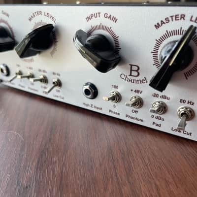 Handcrafted Laboratories Affinity Dual Channel Tube Microphone Preamp w/ VU Meters 240V image 2