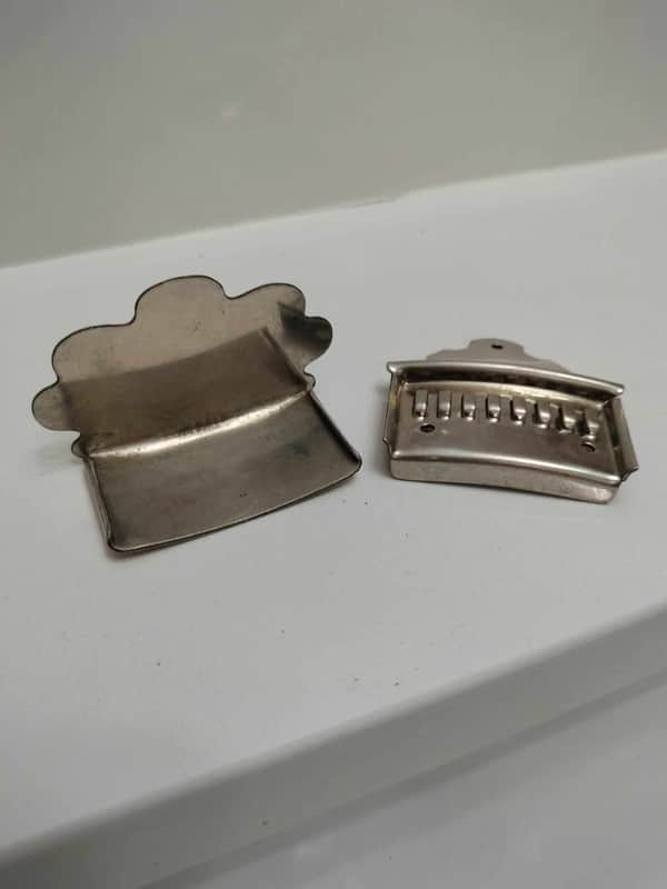 Vintage "Waverly Cloud" Mandolin Tailpiece & Cover image 1