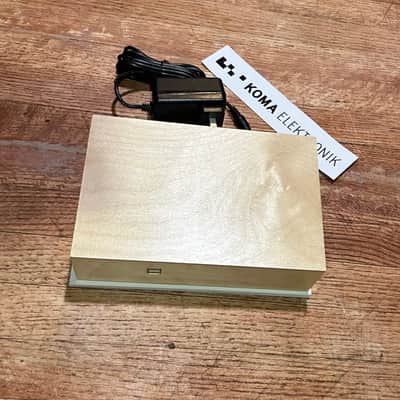 Koma Elektronik Field Kit Electro Acoustic Workstation 2026 - White / Wood image 3