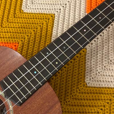 Gretsch Tenor Ukulele - Solid and Beautiful Mahogany Uke! - Lovely Instrument! - image 6