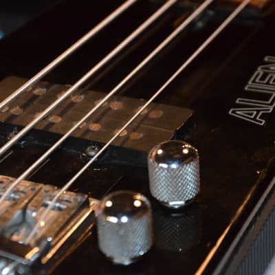 Hondo Steinberger-style ALIEN Headless Bass NOW 100€ reduced WEEKEND PRICE! Was 599€! rare model * real vintage made in South Korea in the 1980s * 24 frets/very good! * very rare with German Schaller 3-D bridge+original Grover tuners*perfect travel bass image 18