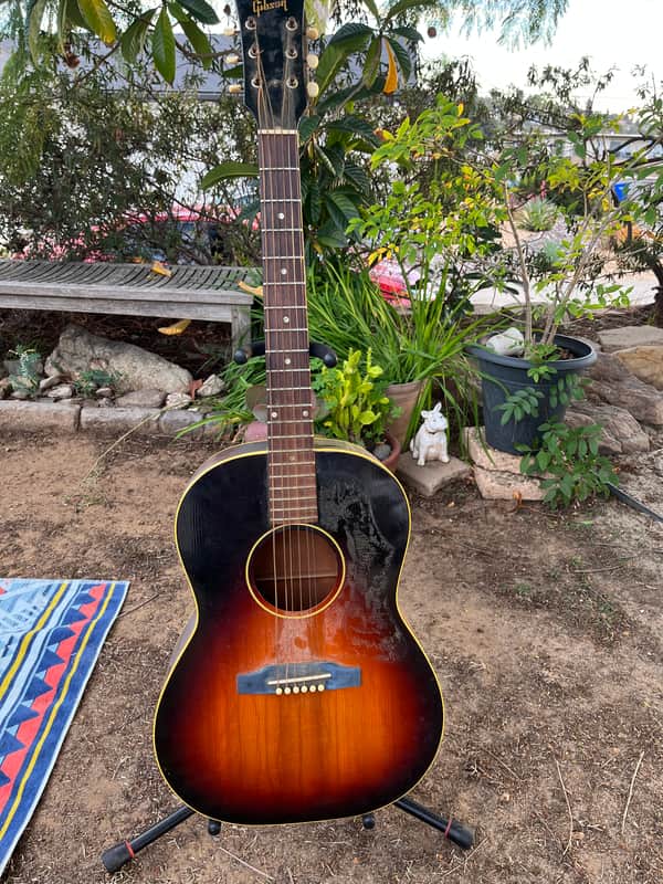 Gibson LG-1 1947 - 1968 - Sunburst