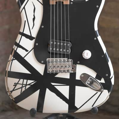 EVH Striped Series ’78 Eruption - White with Black Stripes Relic image 1