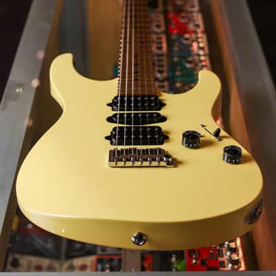 Suhr Modern Antique LE - Vintage Yellow image 2