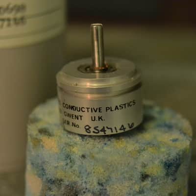 Penny & Giles D20698 precision potentiometer image 3