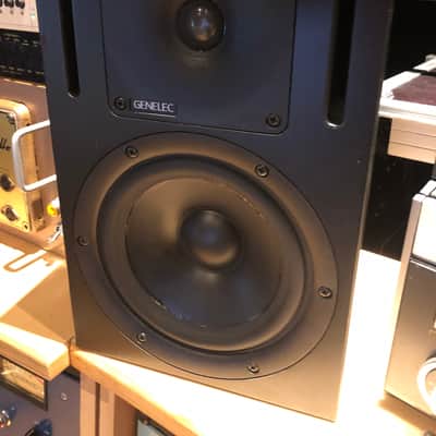 Genelec 1030A 6.5" Powered Nearfield Studio Monitor (Pair) 1994 - 2005 - Black image 1