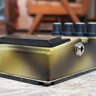 DOD Punkifier FX76 [NOS - New Old Stock, Complete with Box, Manual, Stickers etc] 1995 - 1997 Yellow & Black Matte Airbrush Finish image 18