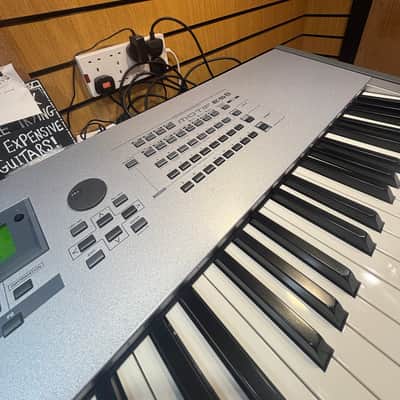 Yamaha Motif ES 8 Production Synthesizer image 4