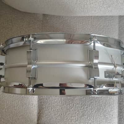 Ludwig No. 404 Acrolite 5x14" 8-Lug Aluminum Snare Drum with Pointed Blue/Olive Badge 1969 - 1979 - Matte Aluminum image 3