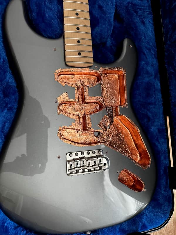 Fender Eric Clapton Stratocaster Lace Sensor Gold-Pewter