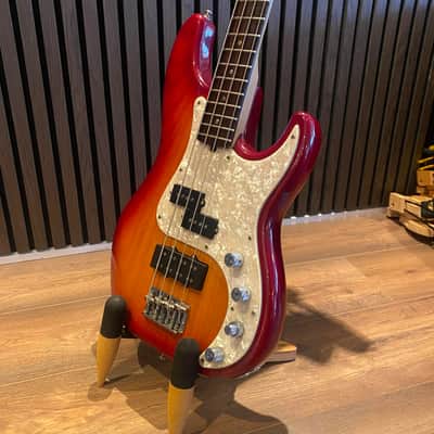 Fender American Deluxe Precision Bass 2003 - Cherryburst image 3