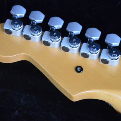 Blade Levinson RH Strat-style guitar*sounds/plays/looks really great! Top quality made in Japan ca.1992/93*has handmade passive Leosounds PU's*fine trem with roller bridges*frets are 100%*1799€ imagen 14