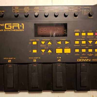 Roland GR1 Guitar Synthesizer