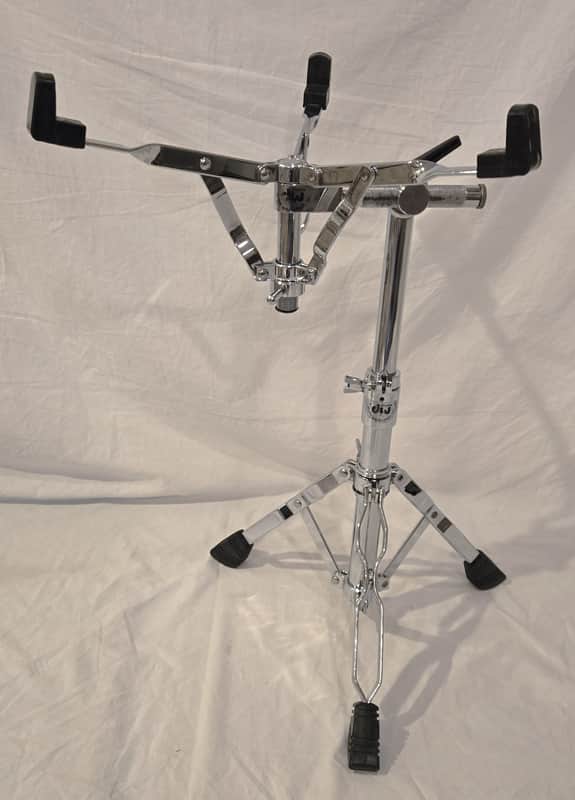 DW 9000 Double Brace Snare Drum Stand Used image 1