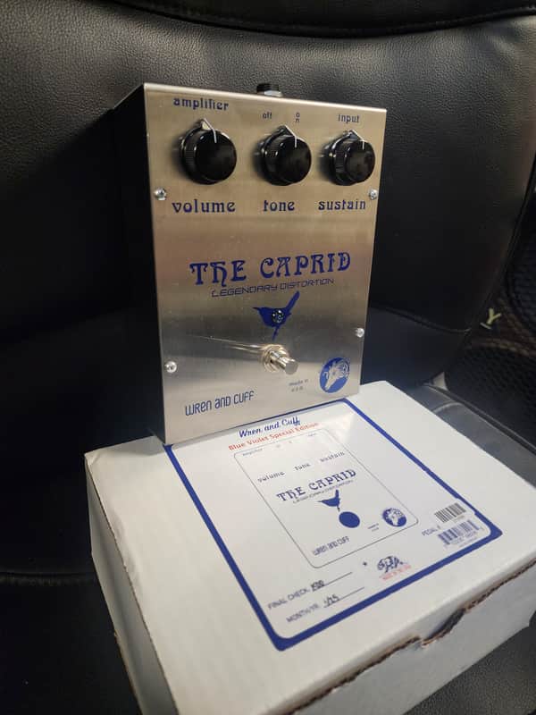 Wren and Cuff Blue-Violet Caprid OG