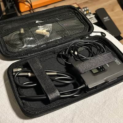Carvin Wireless Receiver/Transmitter with Accessories image 8