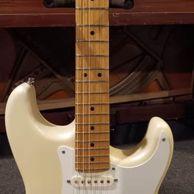 MINT - Fender Lincoln Brewster Stratocaster 2024 - Present Olympic Pearl image 3