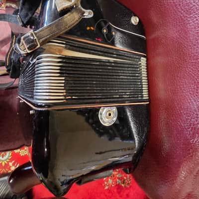 Covella Made In Italy Piano Accordion 41/120 W Straps And Case image 7