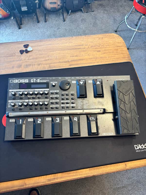 Boss GT-8 Multi-Effect Unit image 1