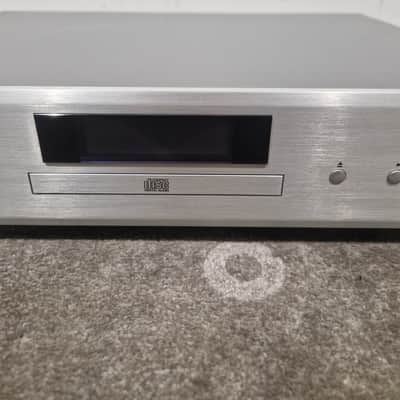 Rotel CD11 - Stereo Compact Disc Player - Silver - Good w/ Original Box image 2