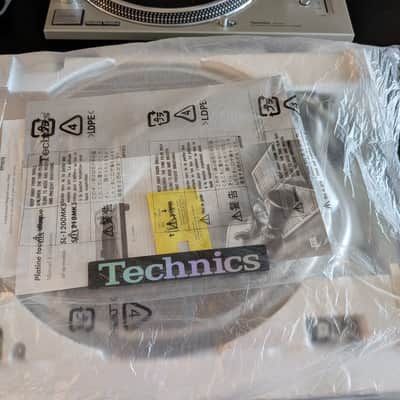 [Pair] Technics SL-1200MK5 Turntable - Silver image 13