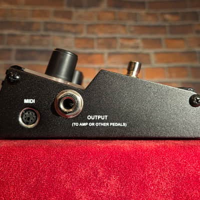 Rocktron Cyborg Digital Destiny Distortion w/ Original Box image 4
