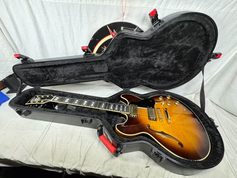 Yamaha SA2200 sa-2200 Semi-Hollowbody Guitar with Gator Case 2020 image 1