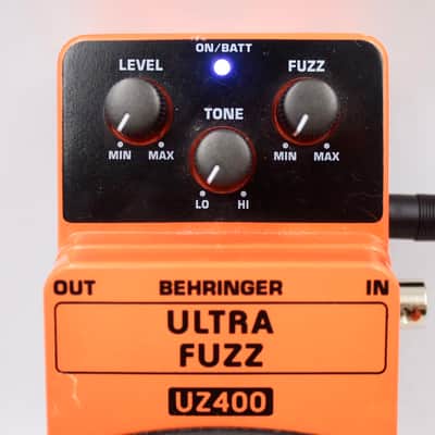 Behringer UZ400 Ultra Fuzz Guitar Effect Pedal image 3