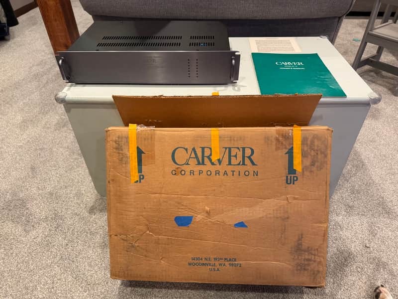 Carver M1.5t 1983-1989  - Silver brushed anodized aluminum