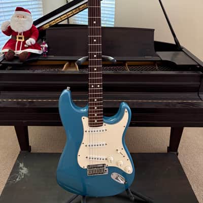 Fender  Stratocaster  1995-1996 - Lake Placid Blue 50th Anniversary Matching Headstock image 2