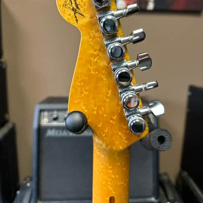 Fender Custom Shop Deluxe Stratocaster - Cherry burst image 5