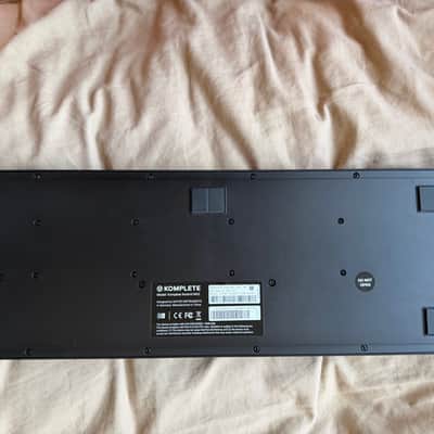 Native Instruments Komplete Kontrol M32 2023 - Black image 5