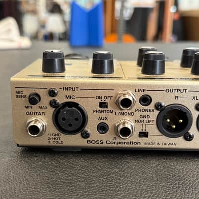 Boss VE-8 Acoustic Singer Pre-Amp In Original Box 2016 - Present - White image 7