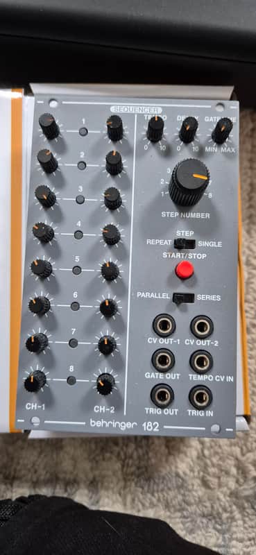 Behringer System 100: 182 Sequencer