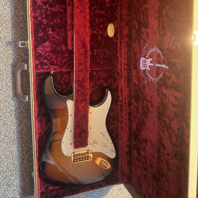 Fender 60th Anniversary Commemorative American Standard Stratocaster with Gold Hardware, Maple Fretboard 2014 - 2-Color Sunburst image 5