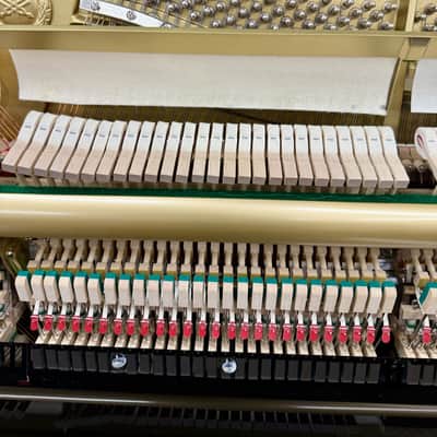 PIANOFORTE VERTICALE YAMAHA MOD. B3 PE NERO LUCIDO image 8