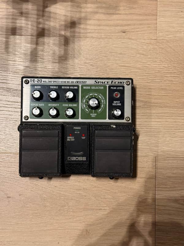Boss RE-20 Space Echo