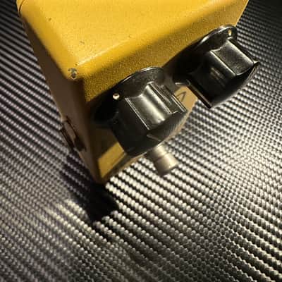 MXR MX-104 Block Distortion + 1975 - 1984 - Yellow image 5