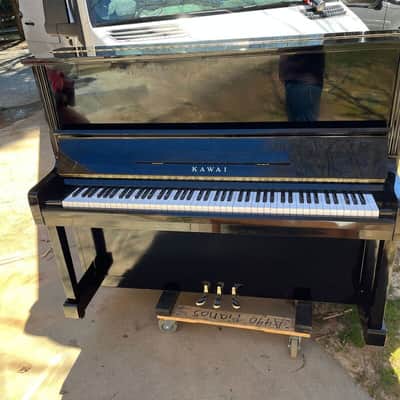Kawai BL-31 Upright Piano – Japanese Craftsmanship in Excellent Condition image 4