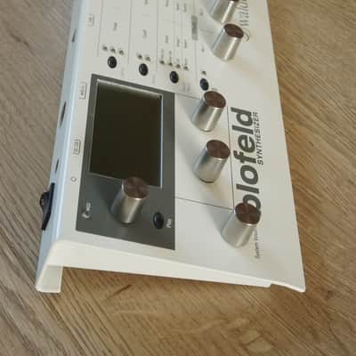 Waldorf Blofeld Desktop Synthesizer 2007 - Present - White image 4