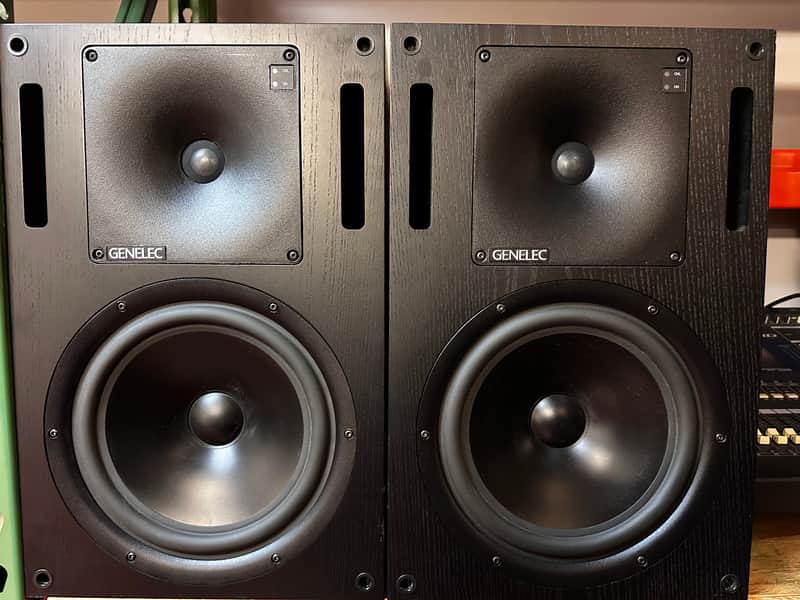 Genelec 1032A 10" Powered Nearfield Studio Monitor pair 1992 - 2013 - Black image 1