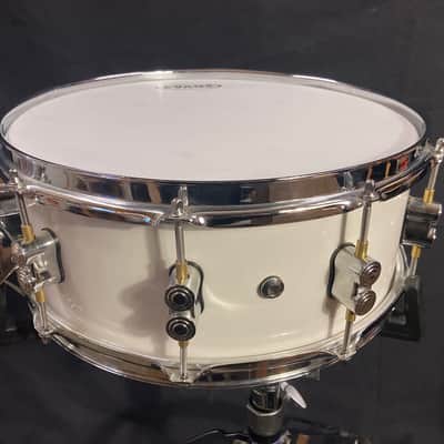 DW/PDP - 5.5x14" PDCM5514SS Concept Maple Snare Drum 2010's - Pearlescent White Lacquer image 7