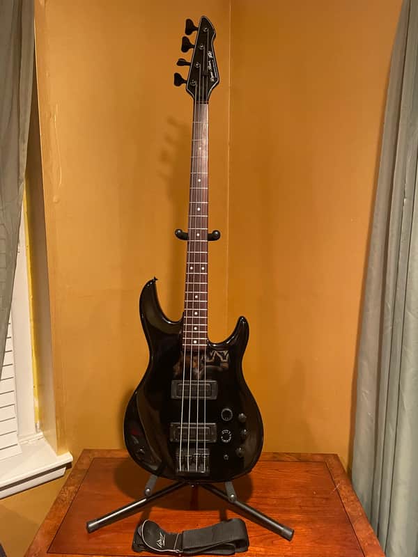 *VINTAGE* 1987 Black Peavey Dyna-Bass Active Electronics Made In USA image 1