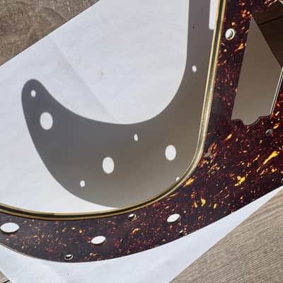 Vintage Fender Precision 60 thru 71  Tortoise USA avri 62 60’s pickguard USA image 2
